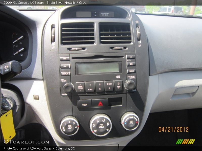 Bright Silver Metallic / Gray 2009 Kia Spectra LX Sedan