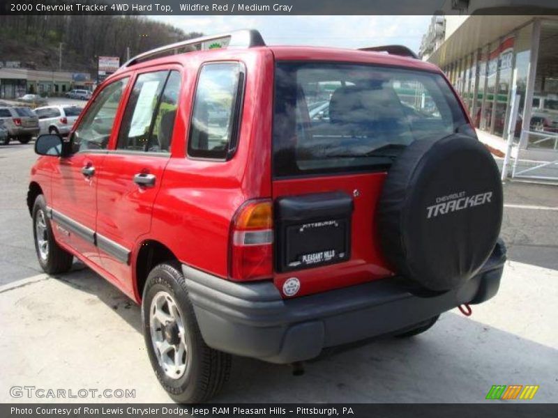 Wildfire Red / Medium Gray 2000 Chevrolet Tracker 4WD Hard Top
