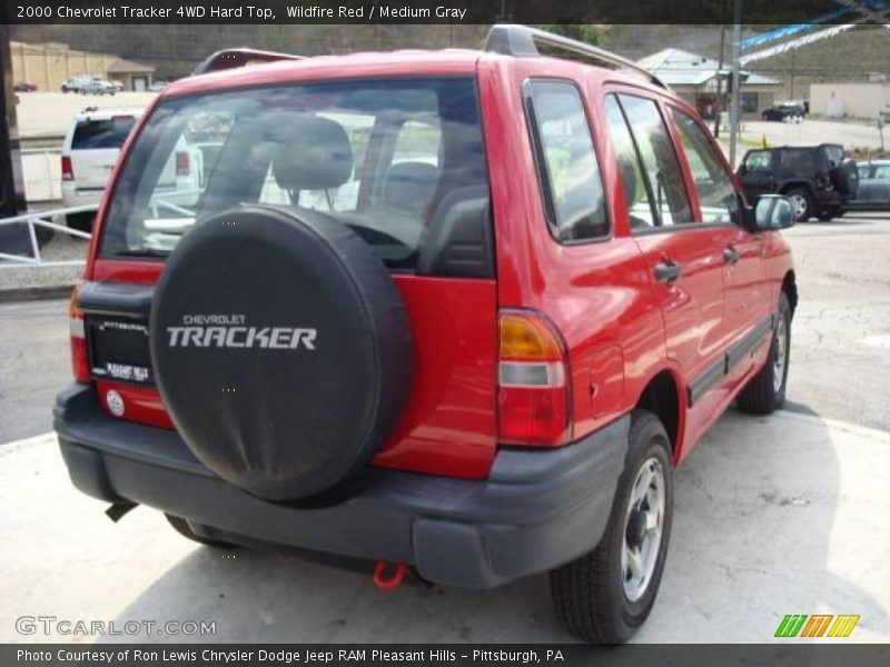 Wildfire Red / Medium Gray 2000 Chevrolet Tracker 4WD Hard Top