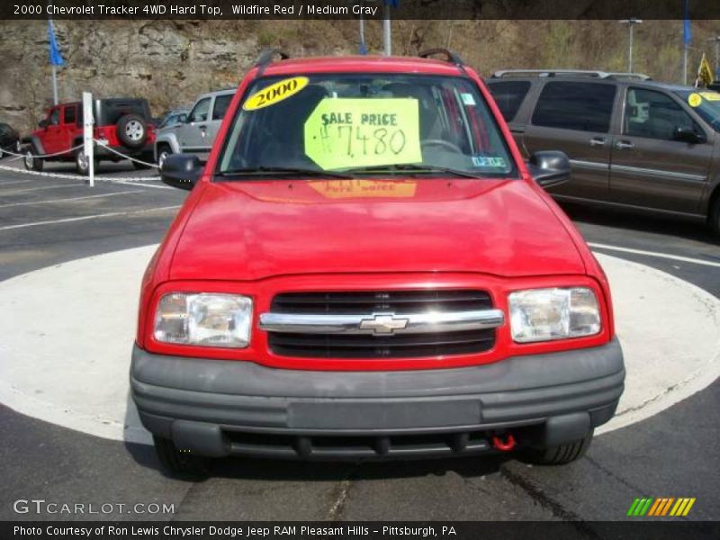 Wildfire Red / Medium Gray 2000 Chevrolet Tracker 4WD Hard Top