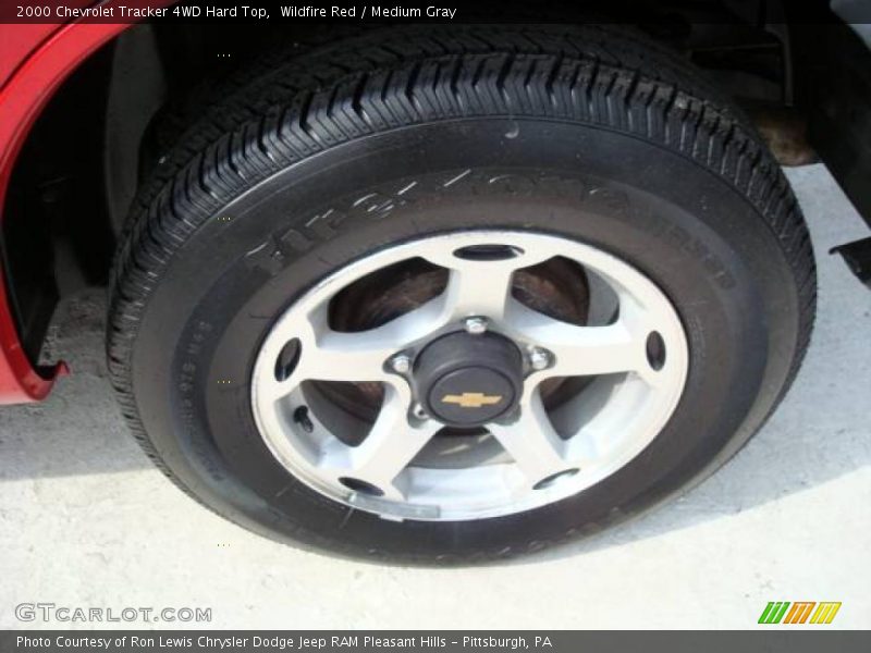 Wildfire Red / Medium Gray 2000 Chevrolet Tracker 4WD Hard Top