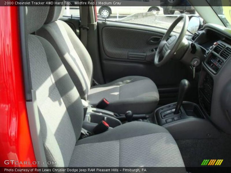Wildfire Red / Medium Gray 2000 Chevrolet Tracker 4WD Hard Top