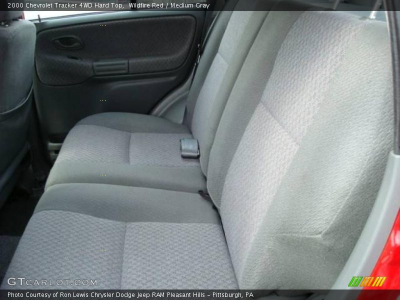 Wildfire Red / Medium Gray 2000 Chevrolet Tracker 4WD Hard Top
