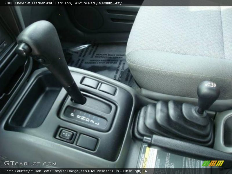 Wildfire Red / Medium Gray 2000 Chevrolet Tracker 4WD Hard Top