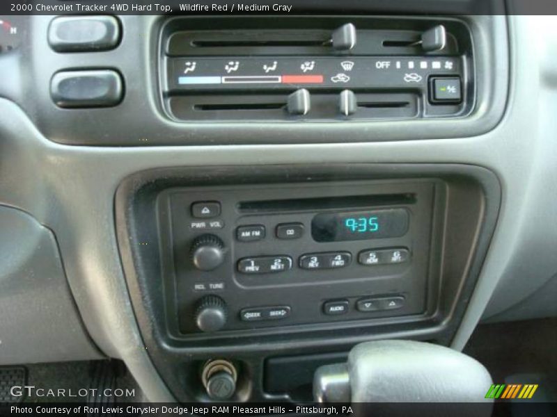 Wildfire Red / Medium Gray 2000 Chevrolet Tracker 4WD Hard Top