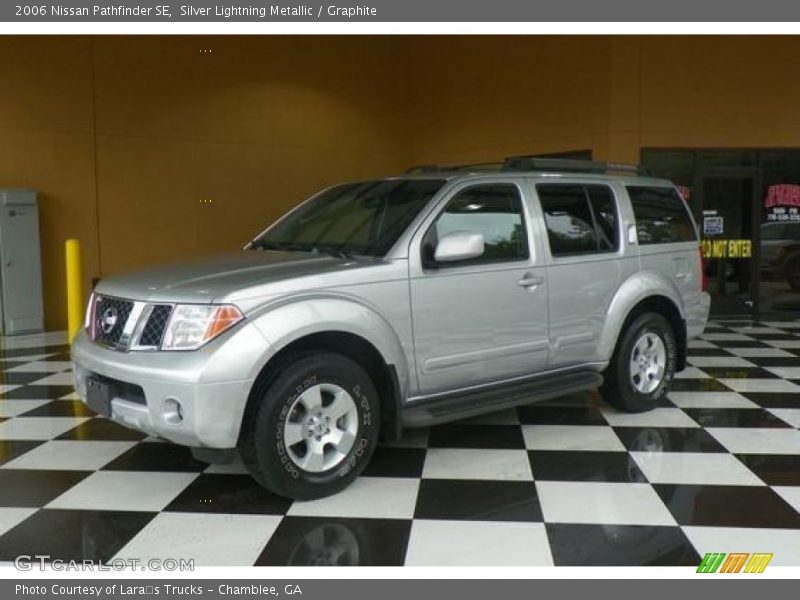 Silver Lightning Metallic / Graphite 2006 Nissan Pathfinder SE