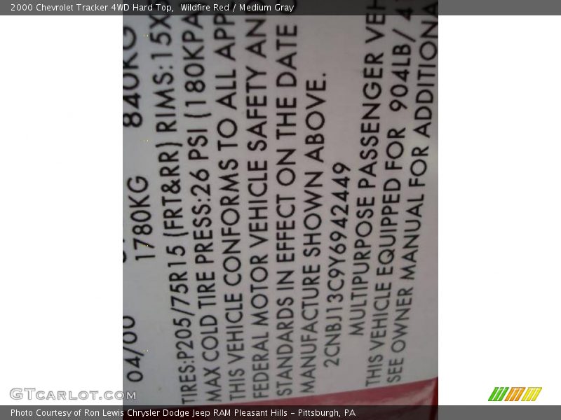 Wildfire Red / Medium Gray 2000 Chevrolet Tracker 4WD Hard Top