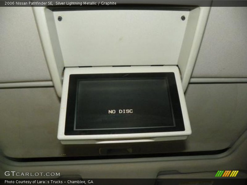 Silver Lightning Metallic / Graphite 2006 Nissan Pathfinder SE