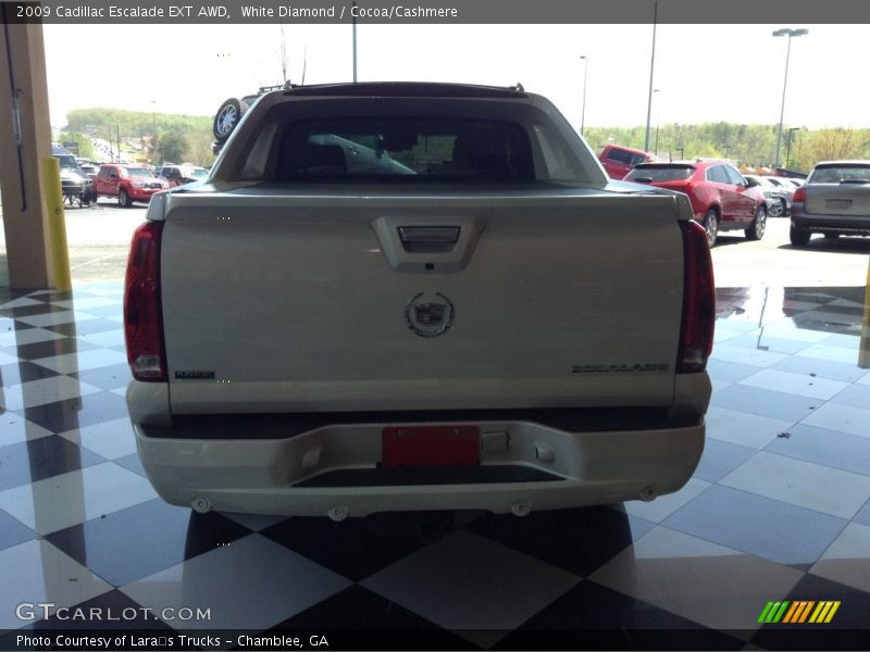 White Diamond / Cocoa/Cashmere 2009 Cadillac Escalade EXT AWD
