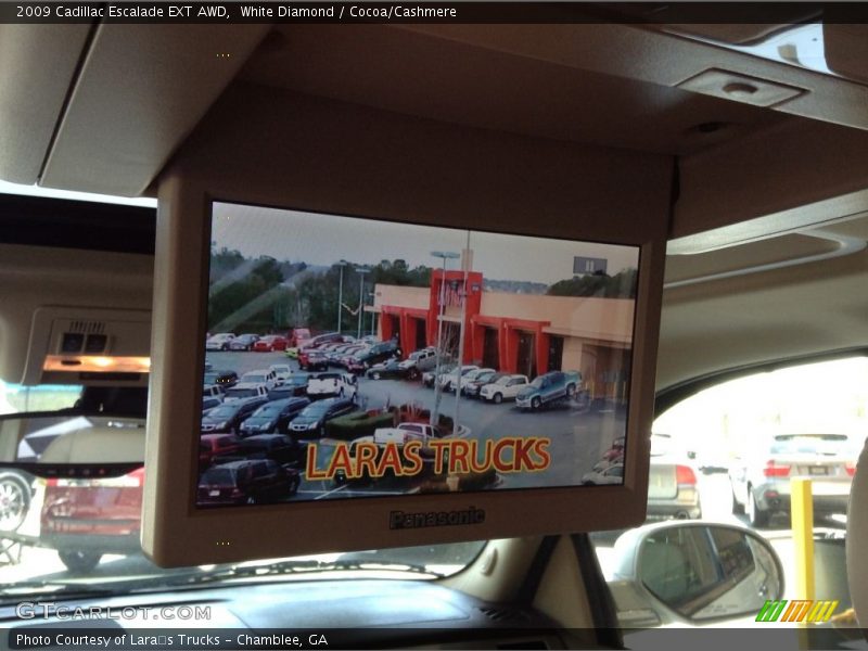 White Diamond / Cocoa/Cashmere 2009 Cadillac Escalade EXT AWD