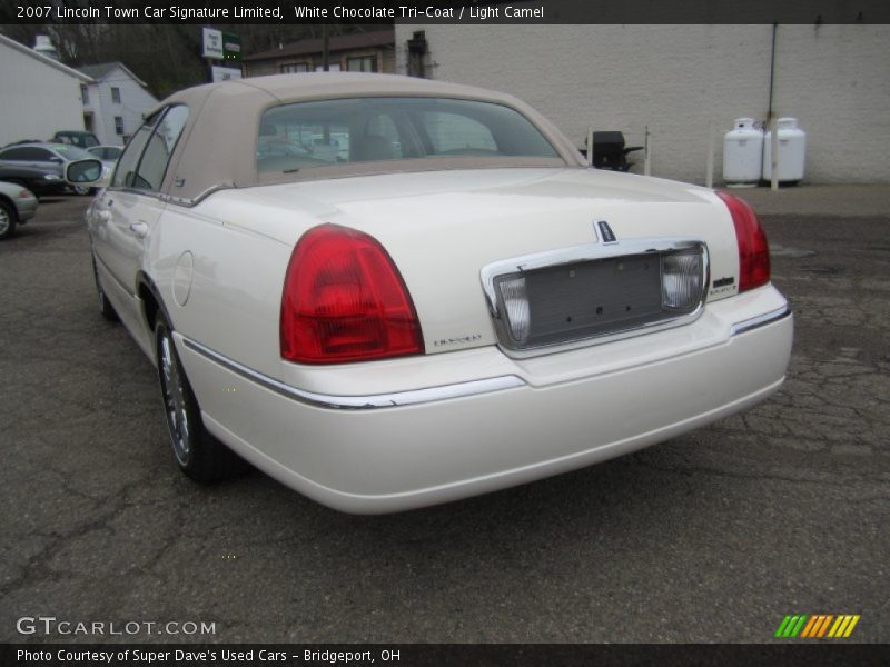 White Chocolate Tri-Coat / Light Camel 2007 Lincoln Town Car Signature Limited