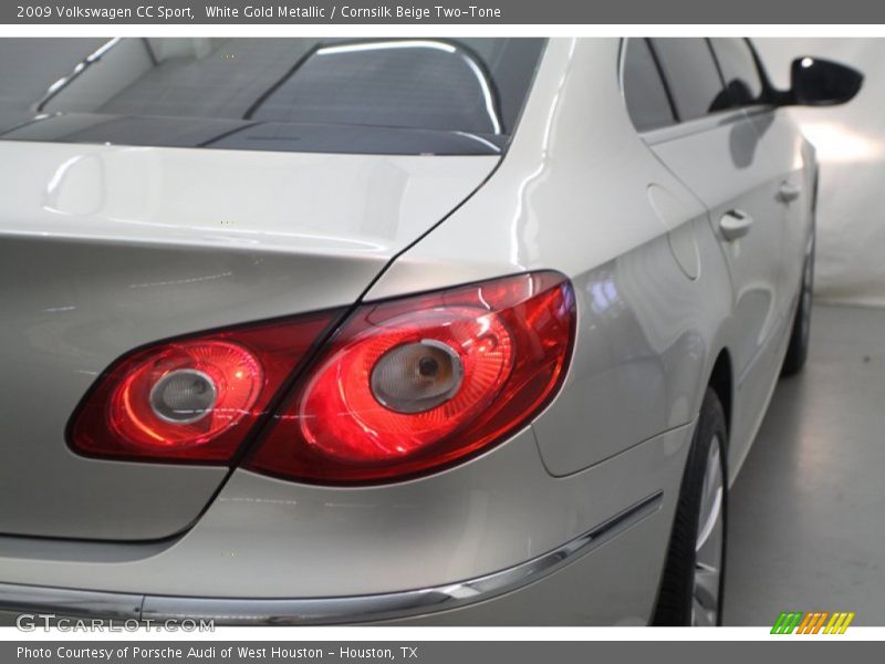 White Gold Metallic / Cornsilk Beige Two-Tone 2009 Volkswagen CC Sport