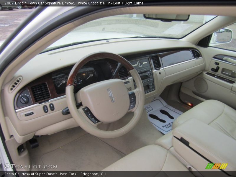 Dashboard of 2007 Town Car Signature Limited