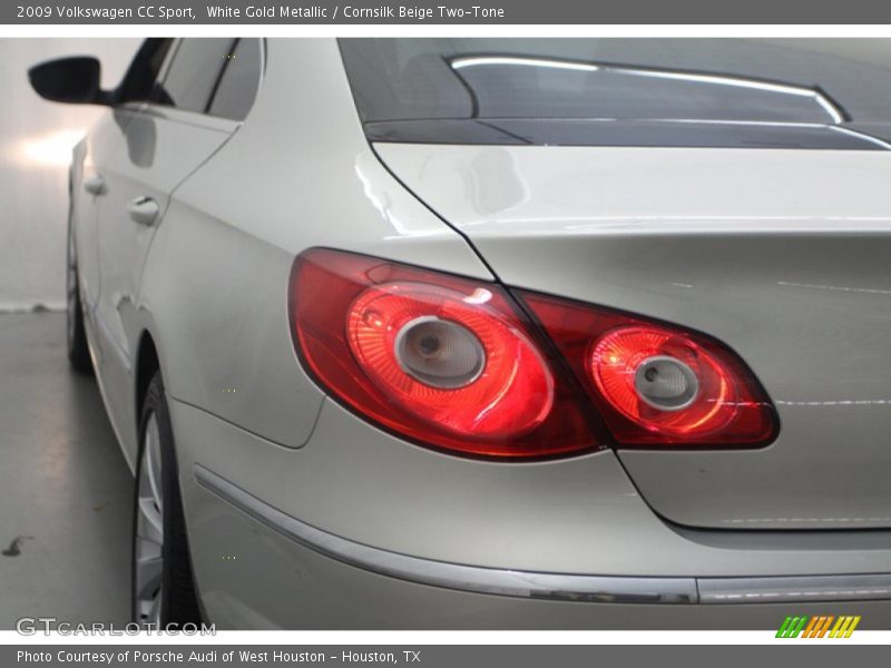 White Gold Metallic / Cornsilk Beige Two-Tone 2009 Volkswagen CC Sport