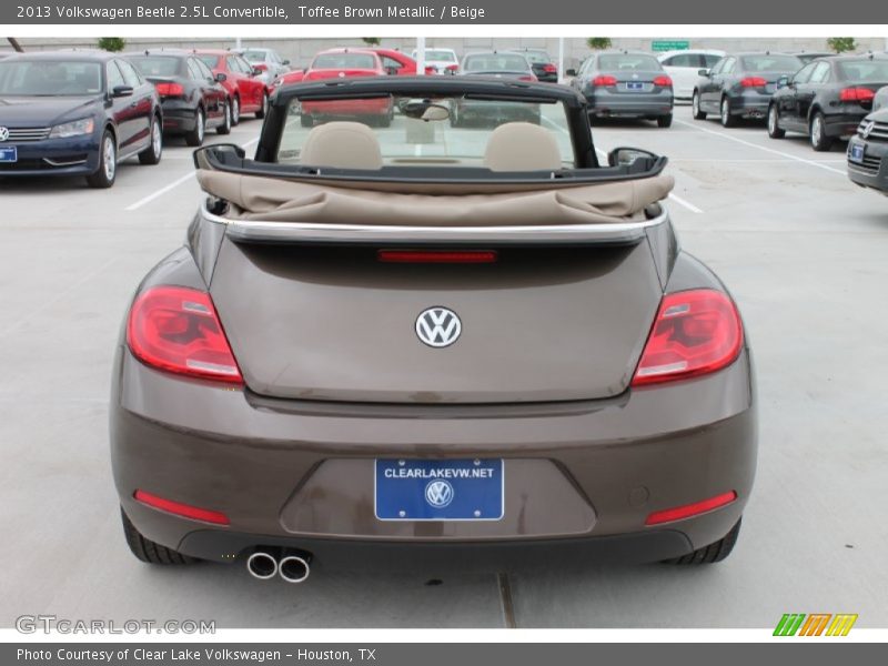 Toffee Brown Metallic / Beige 2013 Volkswagen Beetle 2.5L Convertible