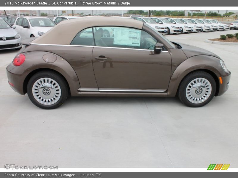  2013 Beetle 2.5L Convertible Toffee Brown Metallic