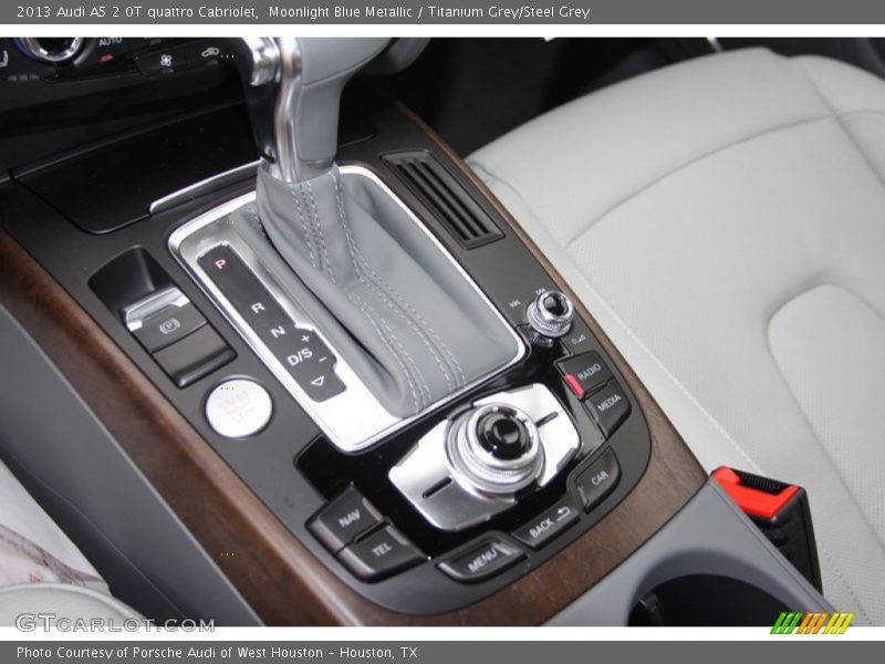 Controls of 2013 A5 2.0T quattro Cabriolet
