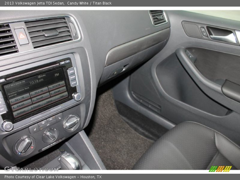 Candy White / Titan Black 2013 Volkswagen Jetta TDI Sedan
