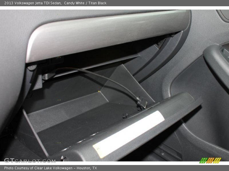 Candy White / Titan Black 2013 Volkswagen Jetta TDI Sedan