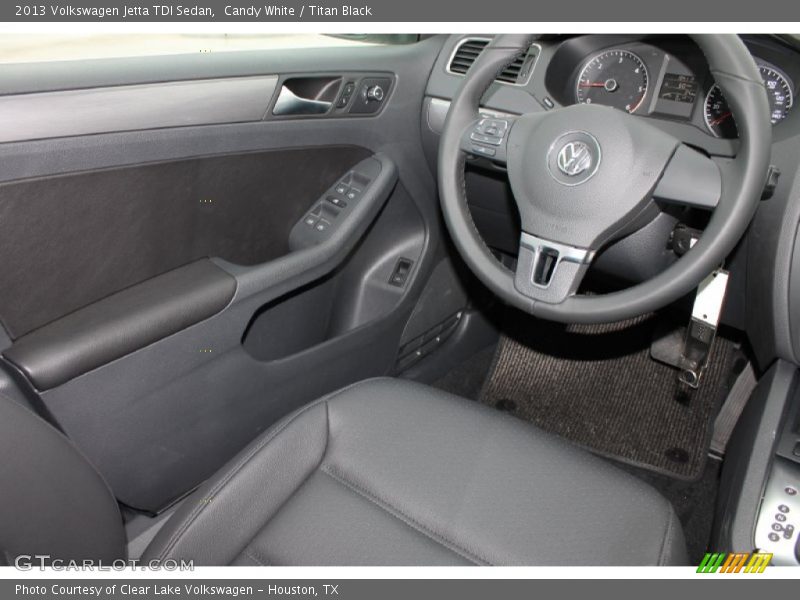 Candy White / Titan Black 2013 Volkswagen Jetta TDI Sedan