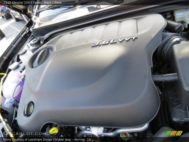 Black / Black 2013 Chrysler 200 S Sedan