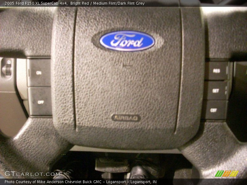 Bright Red / Medium Flint/Dark Flint Grey 2005 Ford F150 XL SuperCab 4x4