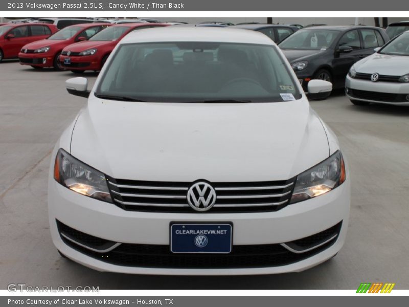 Candy White / Titan Black 2013 Volkswagen Passat 2.5L S