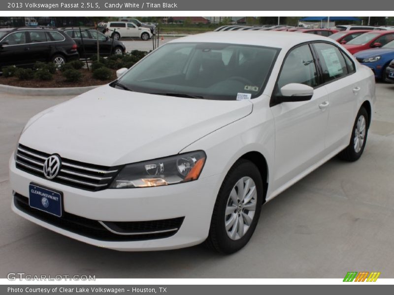 Candy White / Titan Black 2013 Volkswagen Passat 2.5L S