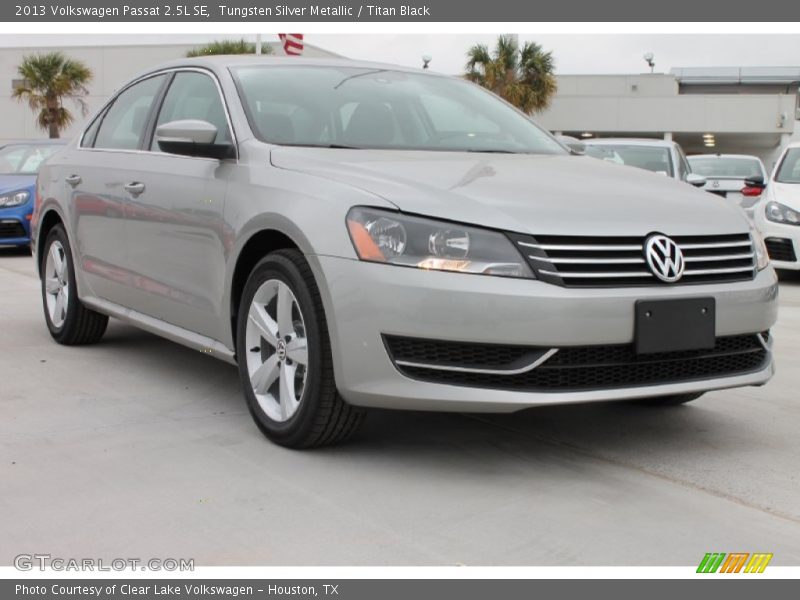Tungsten Silver Metallic / Titan Black 2013 Volkswagen Passat 2.5L SE