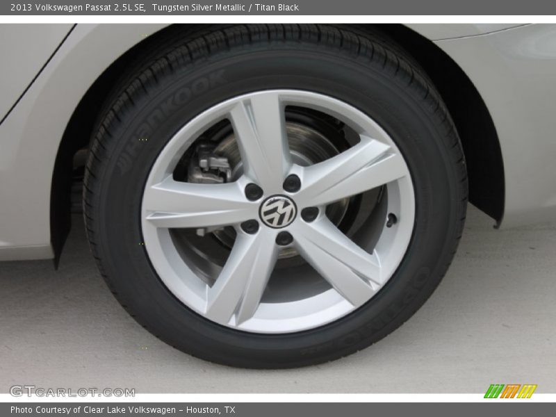 Tungsten Silver Metallic / Titan Black 2013 Volkswagen Passat 2.5L SE