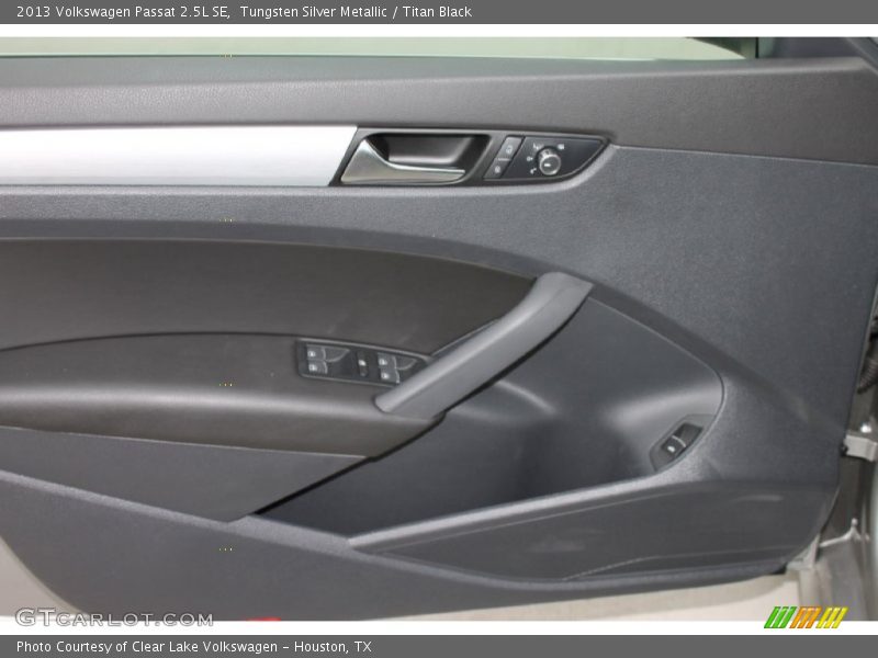 Tungsten Silver Metallic / Titan Black 2013 Volkswagen Passat 2.5L SE