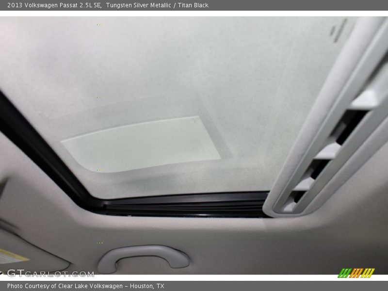 Tungsten Silver Metallic / Titan Black 2013 Volkswagen Passat 2.5L SE