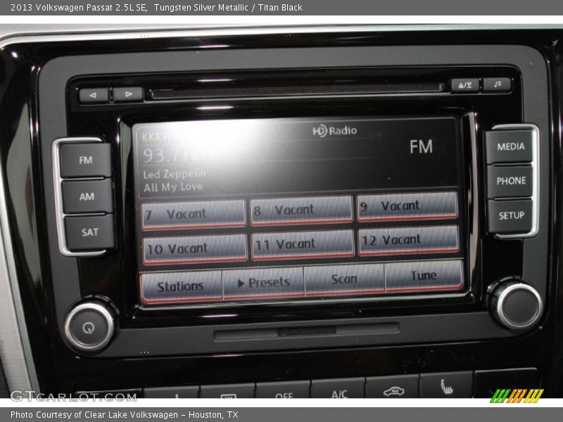 Tungsten Silver Metallic / Titan Black 2013 Volkswagen Passat 2.5L SE