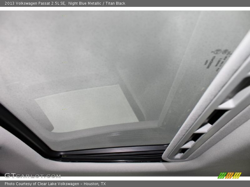 Night Blue Metallic / Titan Black 2013 Volkswagen Passat 2.5L SE