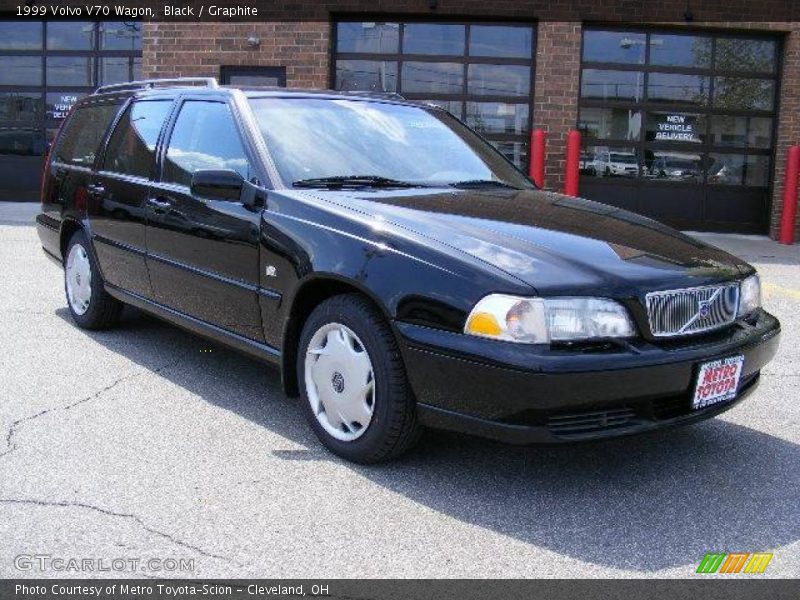 Black / Graphite 1999 Volvo V70 Wagon