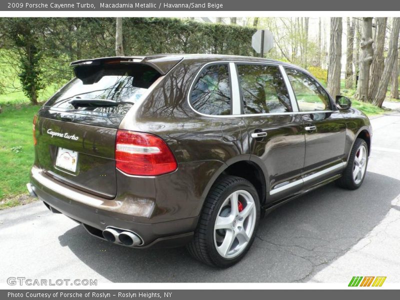 Macadamia Metallic / Havanna/Sand Beige 2009 Porsche Cayenne Turbo