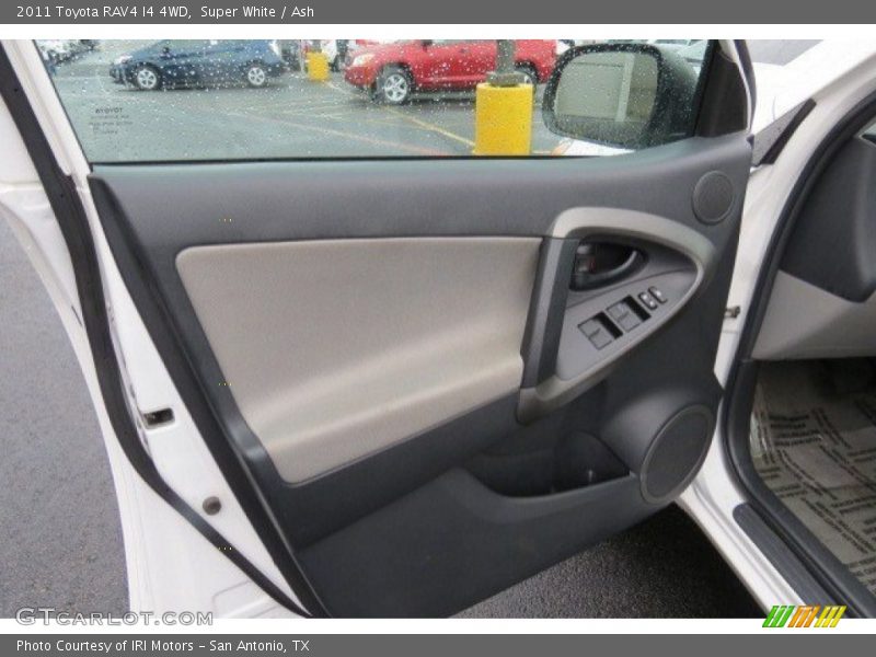Super White / Ash 2011 Toyota RAV4 I4 4WD