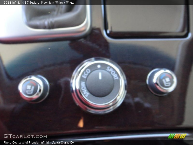 Moonlight White / Wheat 2011 Infiniti M 37 Sedan