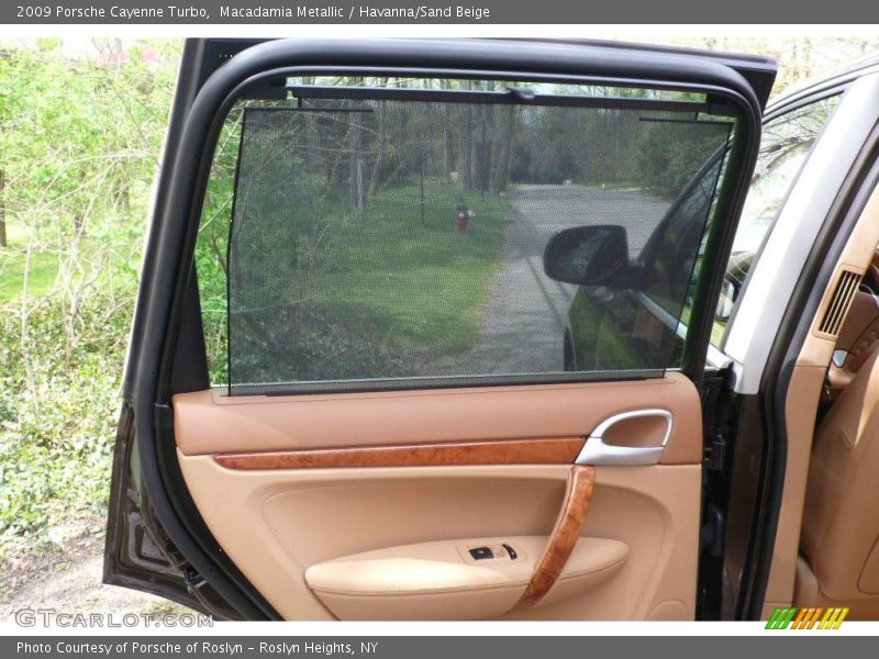 Macadamia Metallic / Havanna/Sand Beige 2009 Porsche Cayenne Turbo