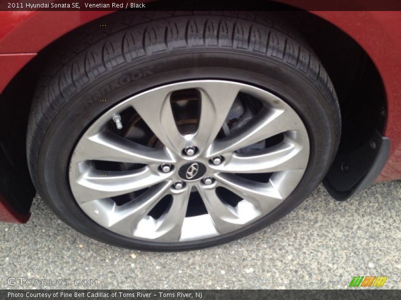 Venetian Red / Black 2011 Hyundai Sonata SE