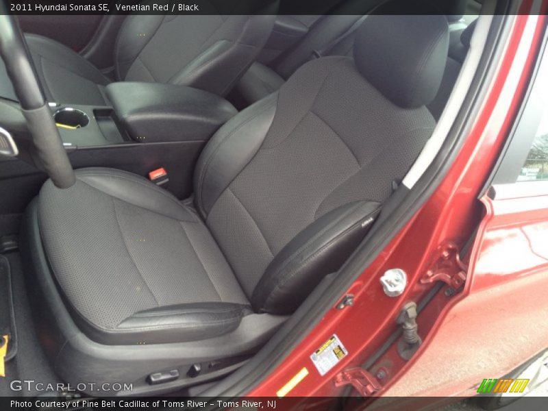 Venetian Red / Black 2011 Hyundai Sonata SE