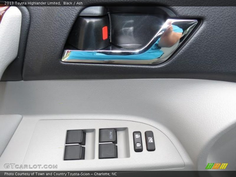 Black / Ash 2013 Toyota Highlander Limited