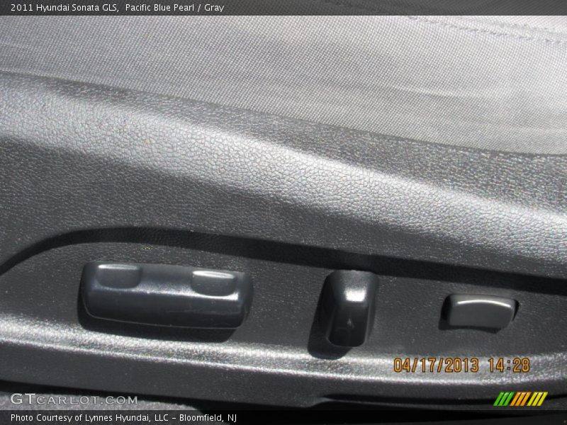 Pacific Blue Pearl / Gray 2011 Hyundai Sonata GLS