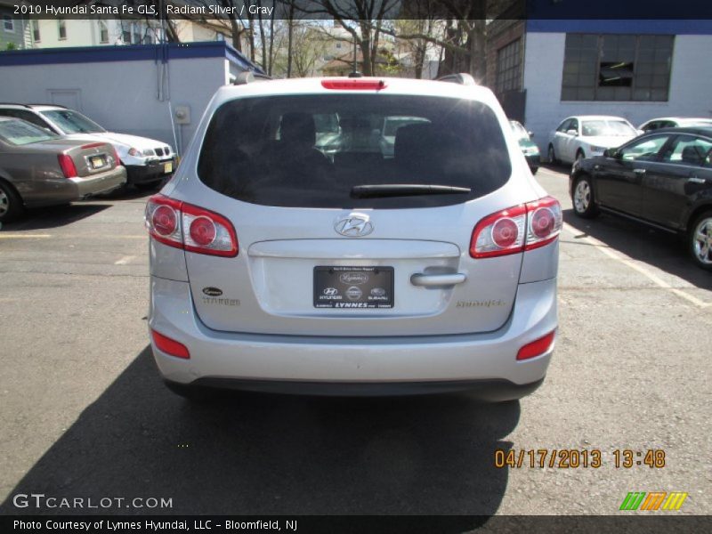 Radiant Silver / Gray 2010 Hyundai Santa Fe GLS