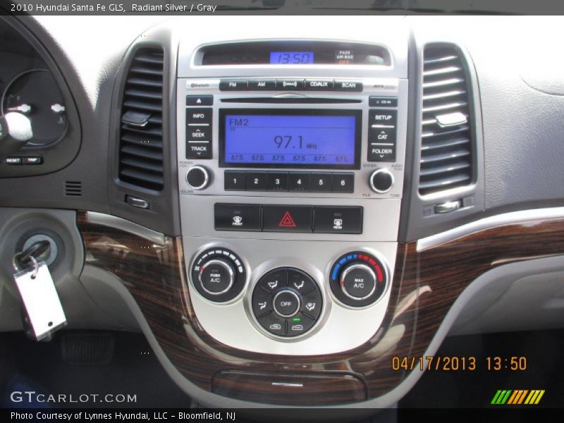 Radiant Silver / Gray 2010 Hyundai Santa Fe GLS