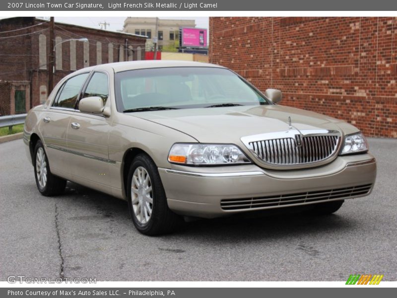 Light French Silk Metallic / Light Camel 2007 Lincoln Town Car Signature