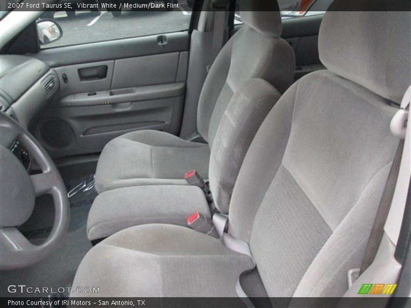  2007 Taurus SE Medium/Dark Flint Interior
