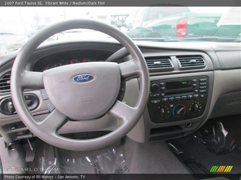 Dashboard of 2007 Taurus SE