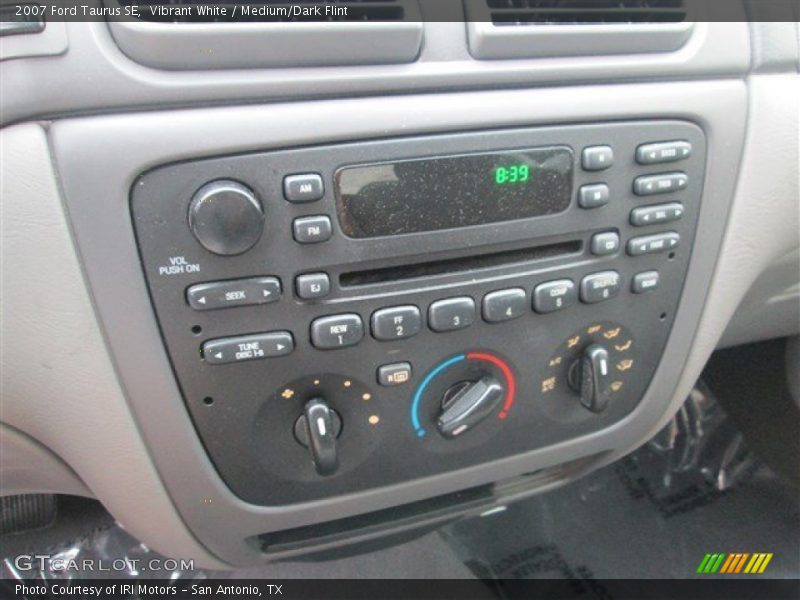 Controls of 2007 Taurus SE