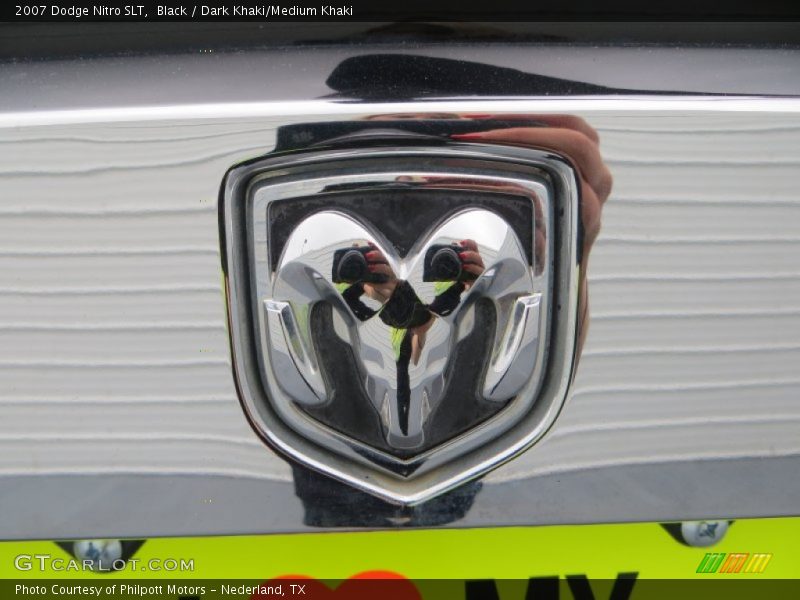 Black / Dark Khaki/Medium Khaki 2007 Dodge Nitro SLT